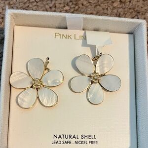 Pink Linen She’ll Daisy earrings